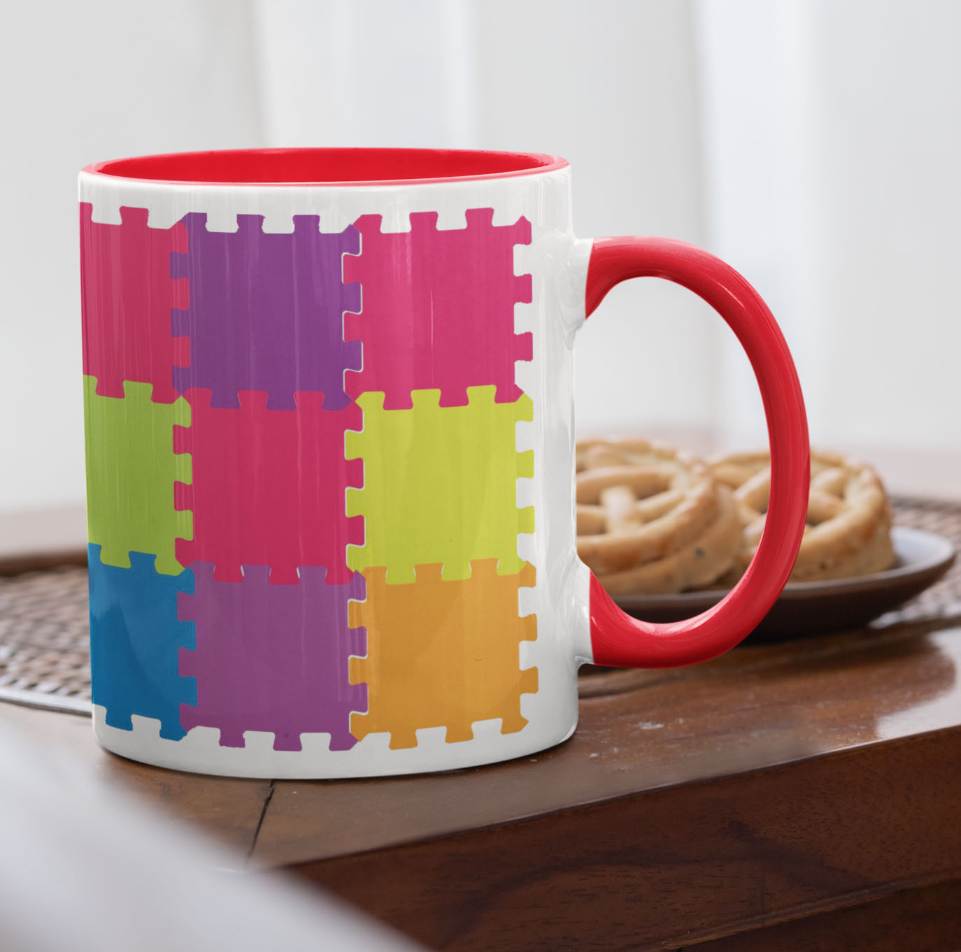 caneca de cafe mosaico colorido vermelha